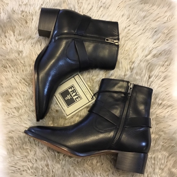 NWOB Frye Dara Harness Short boots silver hardware - Picture 2 of 8